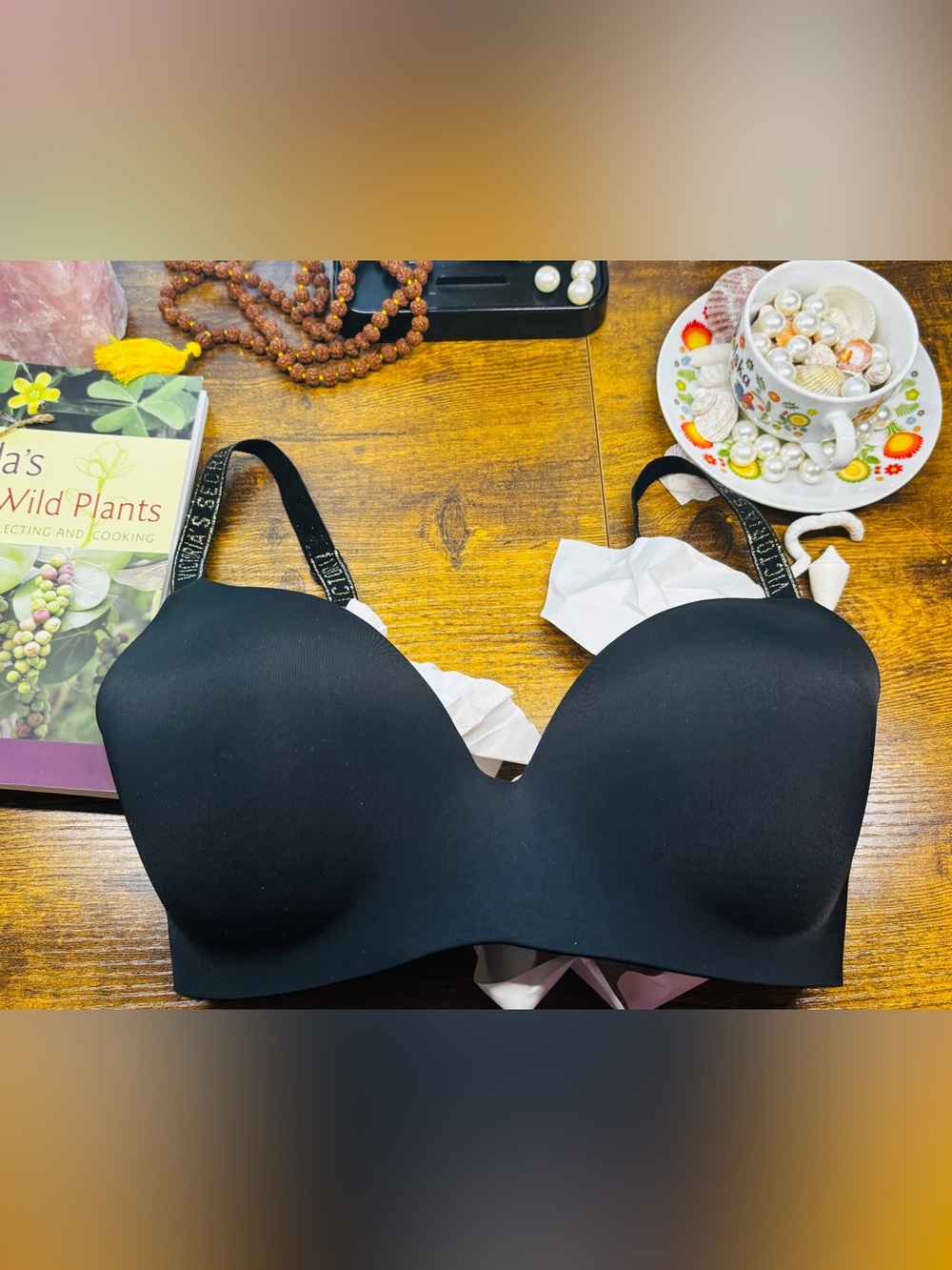 Victoria's Secret Black Smooth Molded T-Shirt Bra Wireless - Picture 2 of 5